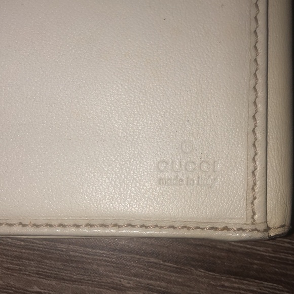 COPY - Authentic Gucci Wallet - Picture 4 of 5